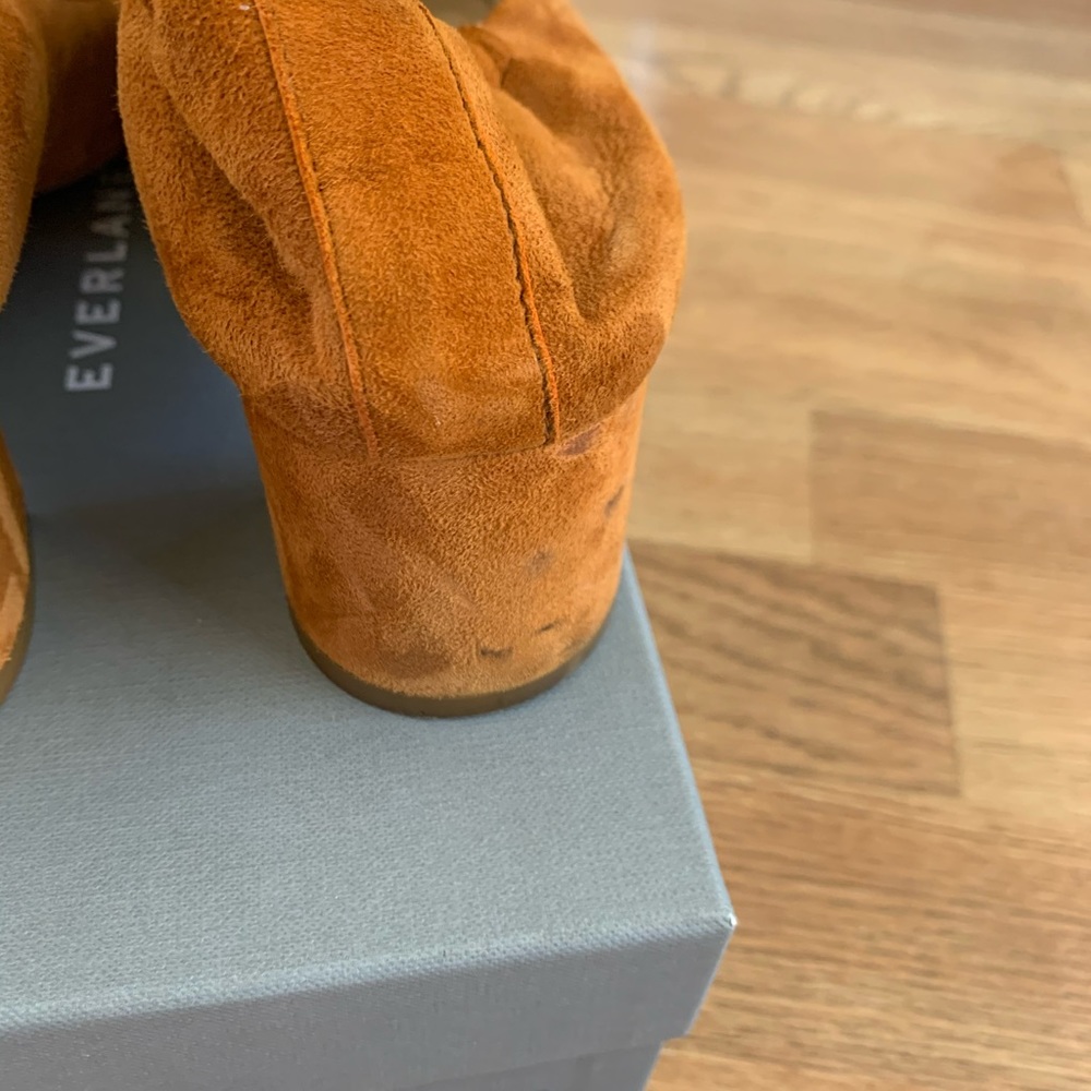 Everlane Suede Day Heel - Picture 10 of 11